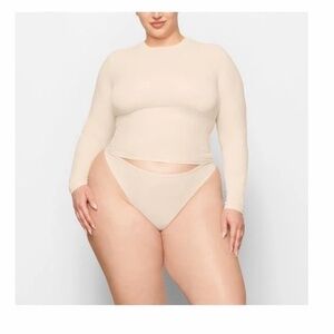 Skims Women’s Long Sleeve T-Shirt